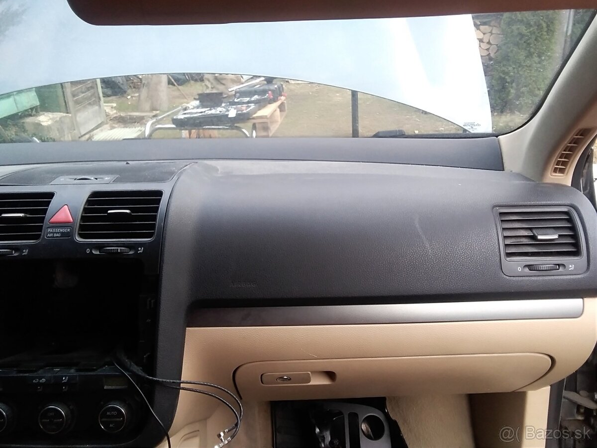 Golf 5 rok 2008 prístrojovka airbag - 2