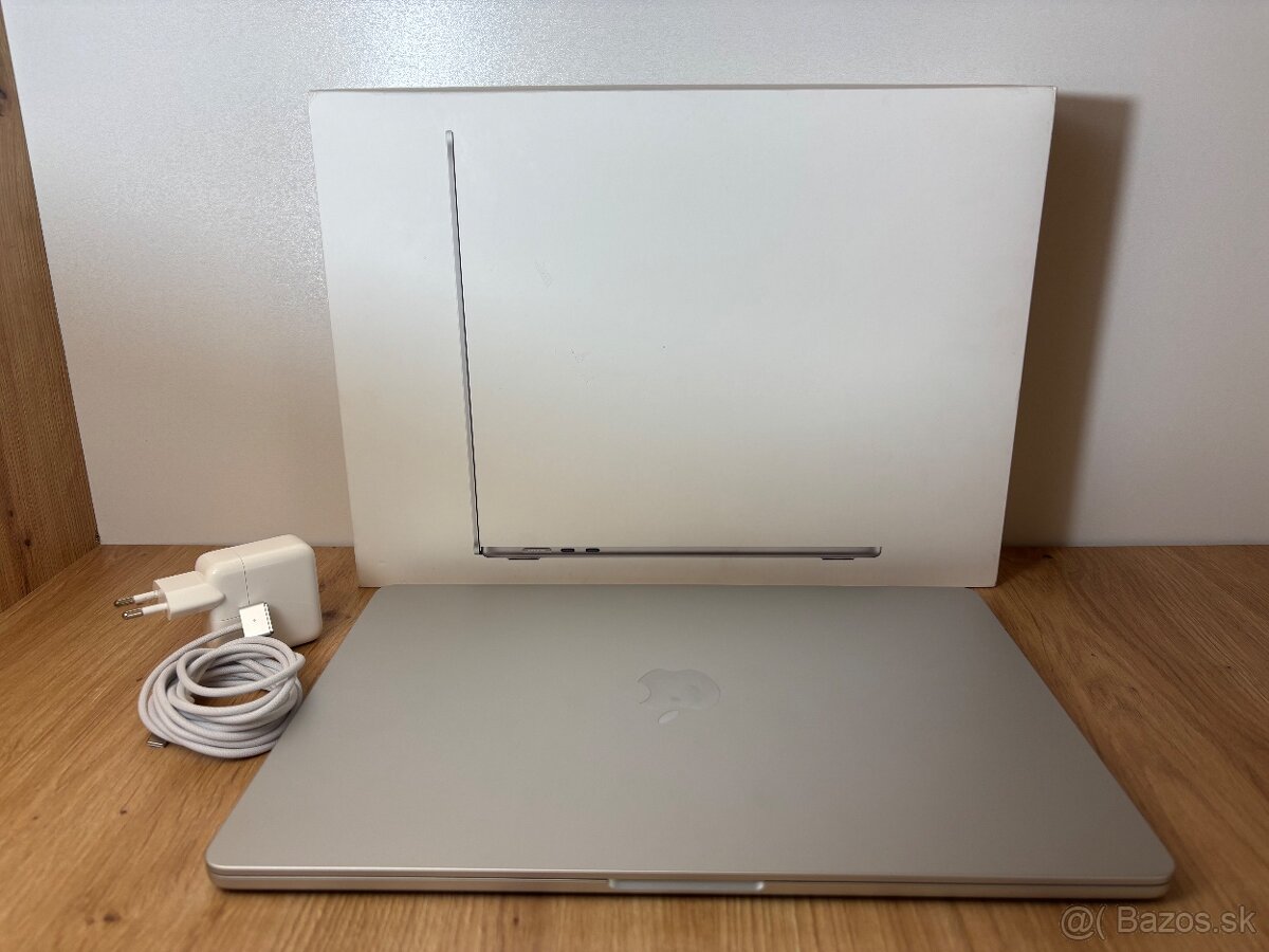 MacBook M3 (2024) - Starlight 15,3” - 2