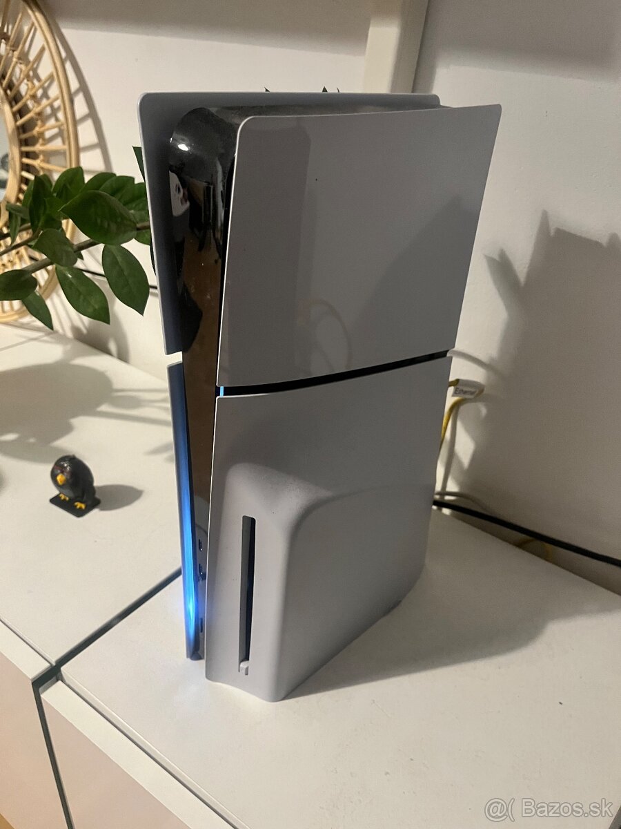 PREDÁM PLAYSTATION 5 s mechanikou - 2