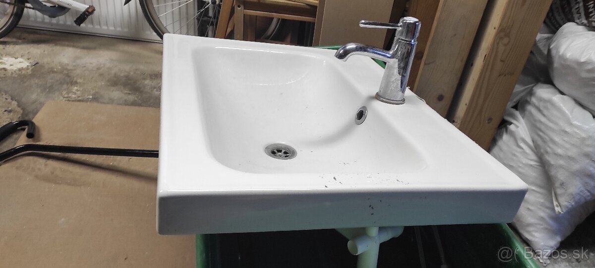 Na predaj staršie keramické umývadlo - 2