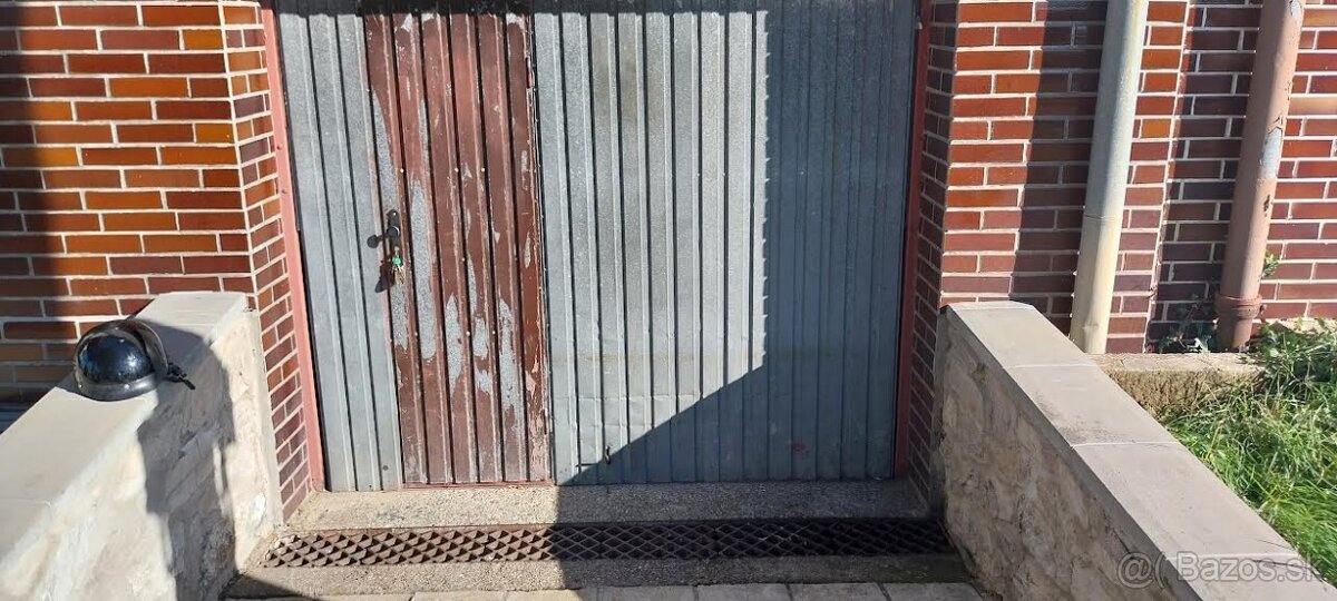 Predám garážovú bránu s personálnym vstupom - 2