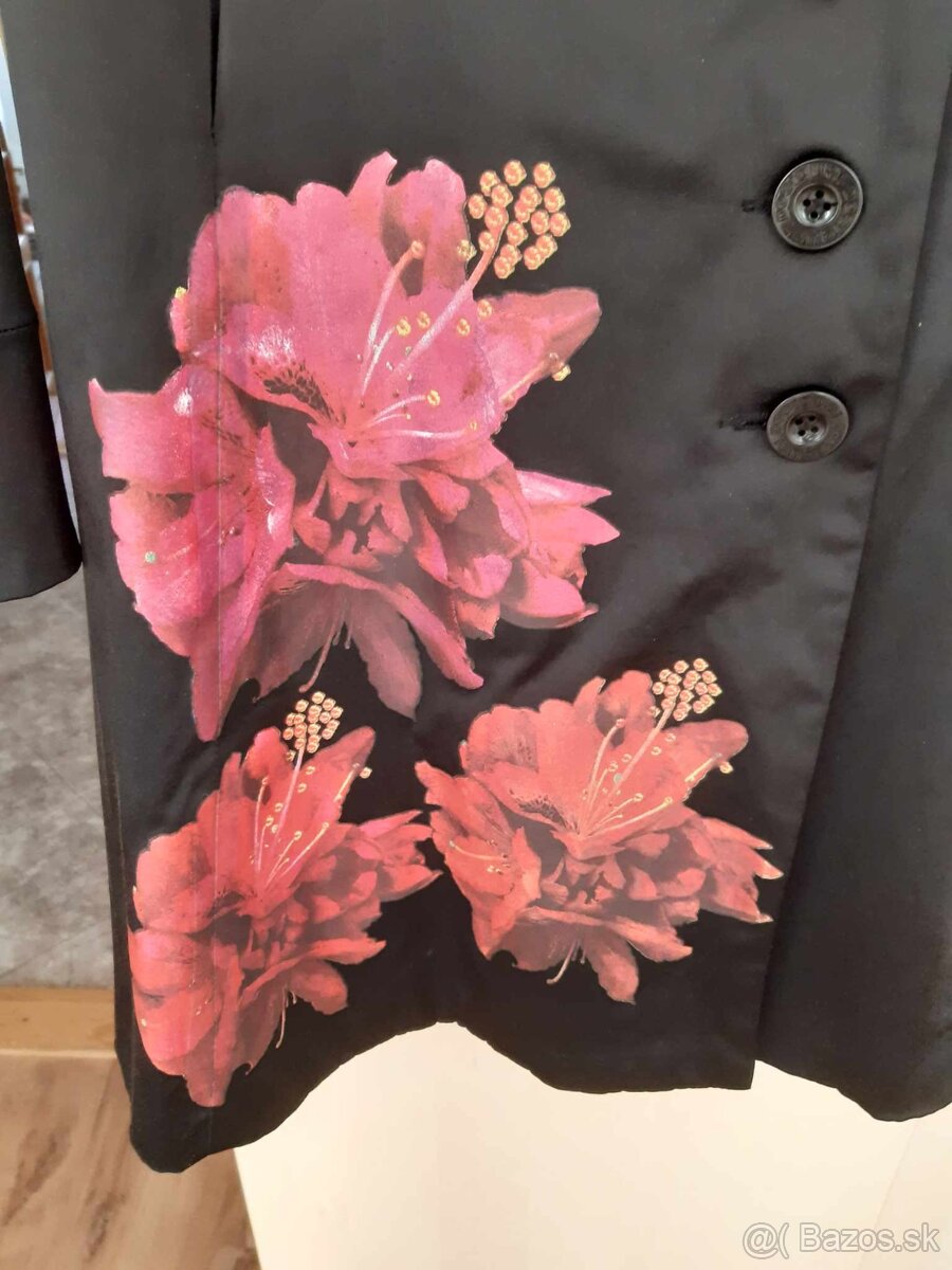 Krásny a kvalitný kabát zn. Desigual, veľ.40 - 2