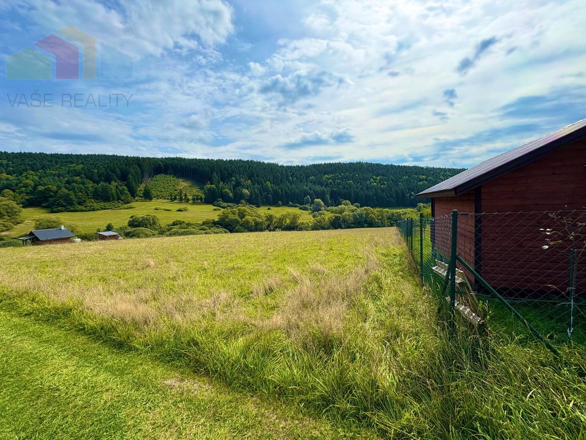 POZEMOK NA PREDAJ - PAPRADNO . - 2