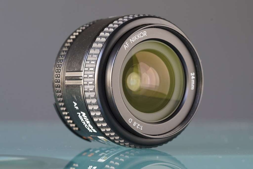 Objektiv na NIKON AF Nikkor 24 mm f/2.8D - 2