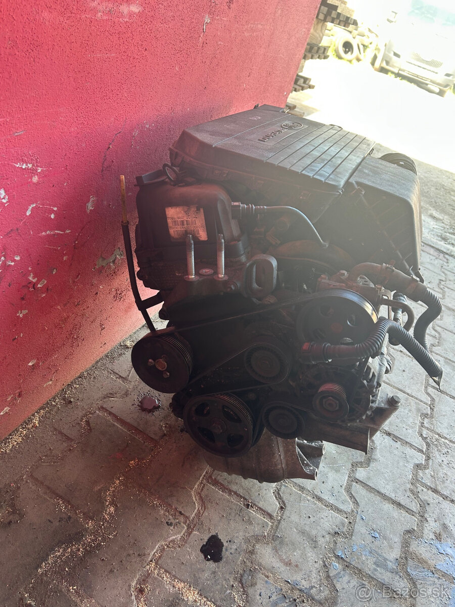 Motor 1,3 8V 44KW BAJA Ford Fiesta mk6 kompletní - 2