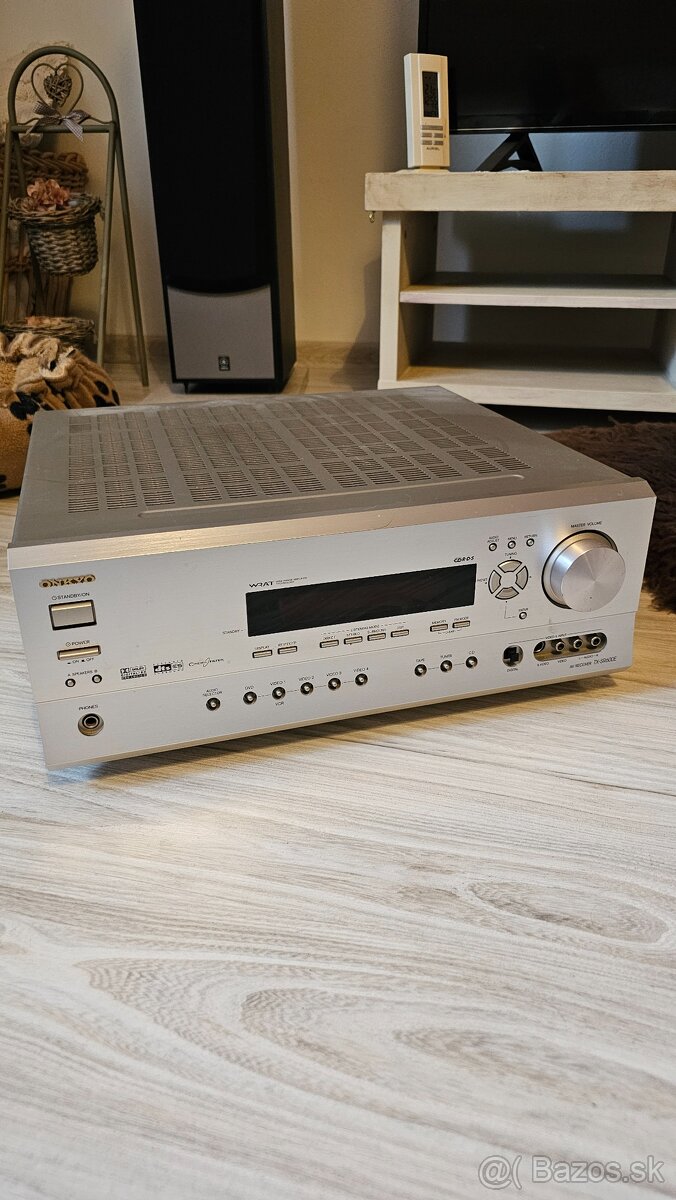 Onkyo TX-SR600E AV receiver - 2