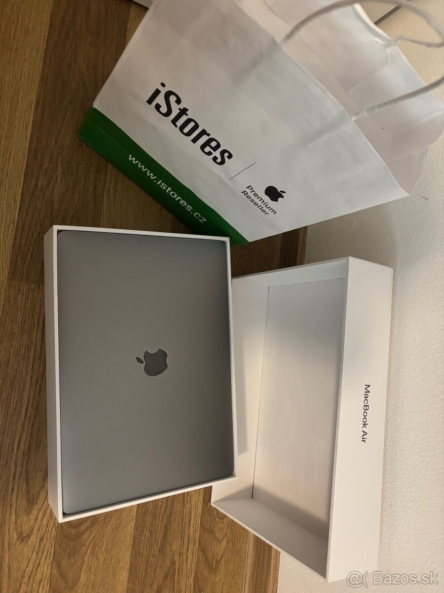 MacBook Air 13" (2020) Space Gray - 2