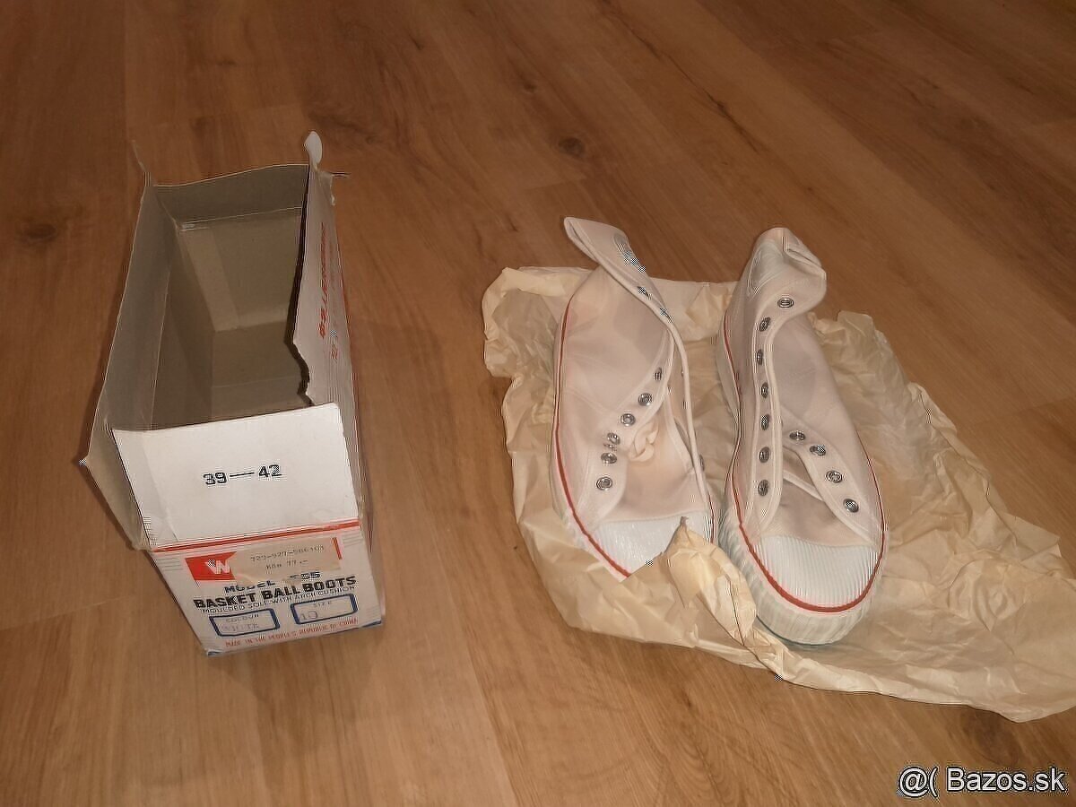 Staré tenisky - Číňany - 2