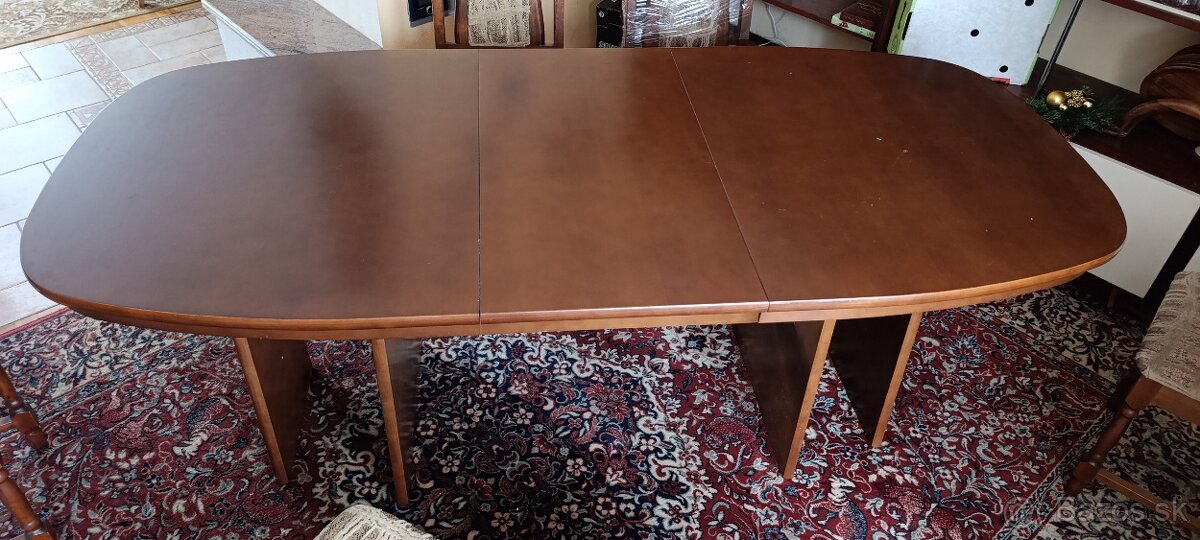 Stôl a 6 stoličiek - 2