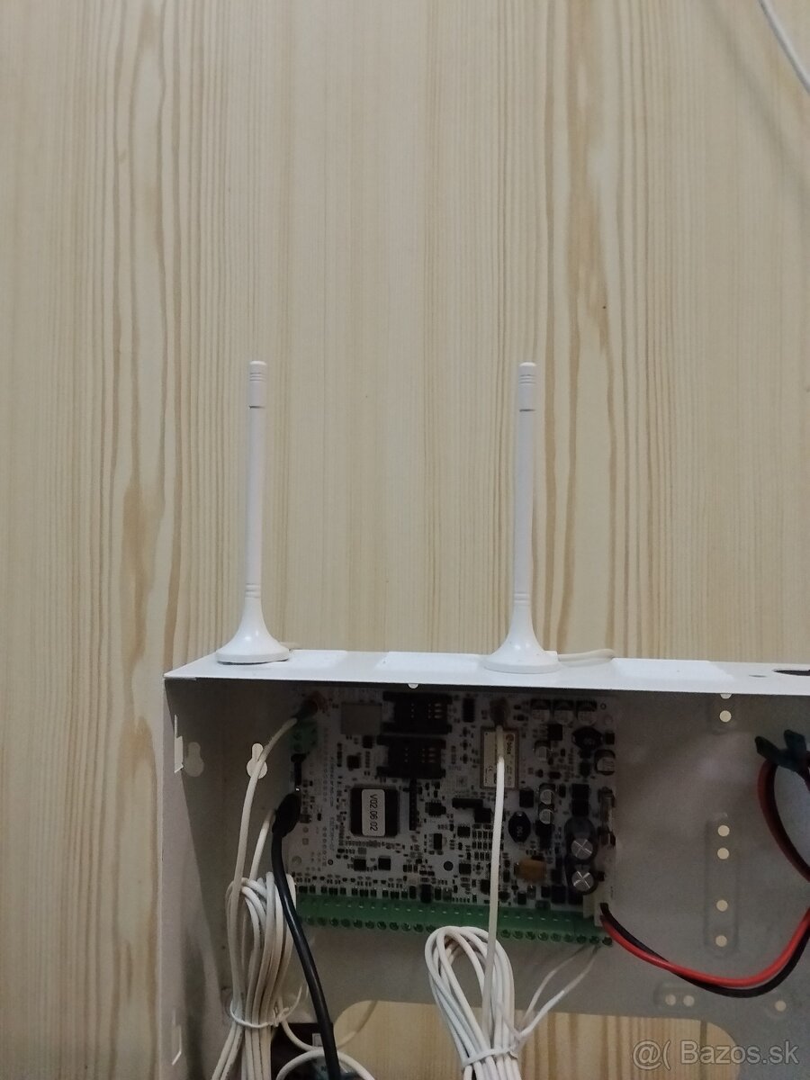 ELDES ESIM 384 alarm ustredna - 2