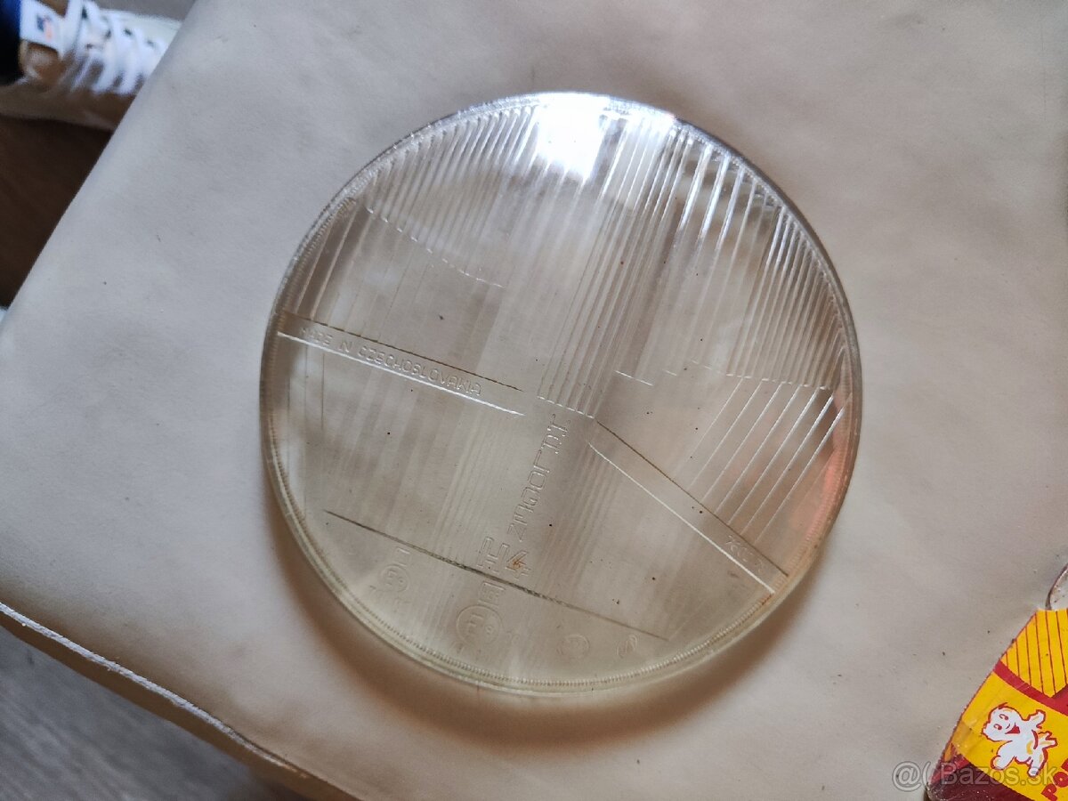 sklo hlavneho svetlometu - 2