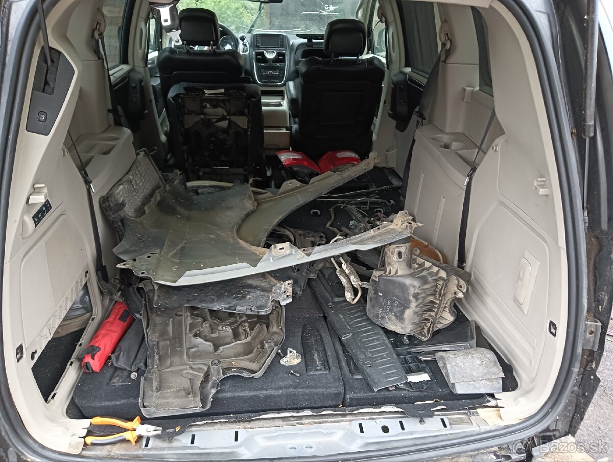 Lancia Voyager 2.8crdi ,r.v.2012 - 2