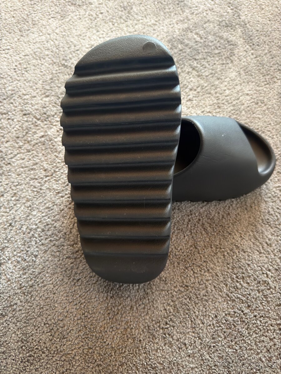 Adidas yezzy slide - 2