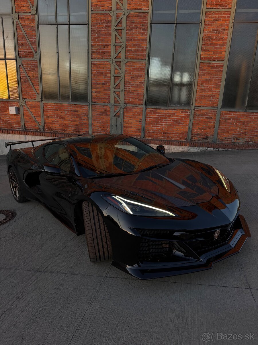 Chevrolet Corvette C8 Stingray - 2