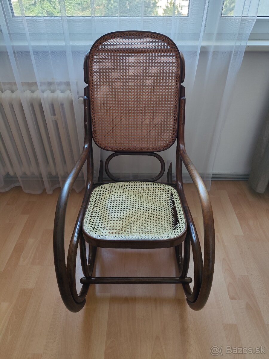 Hupacie kreslo TON - 2