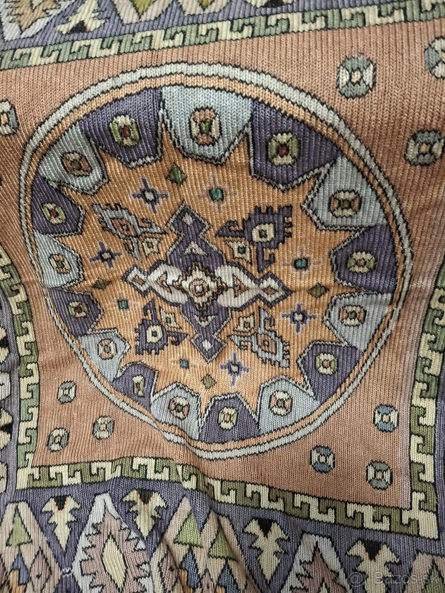predam staru dekoracnu deku/obrus - 2
