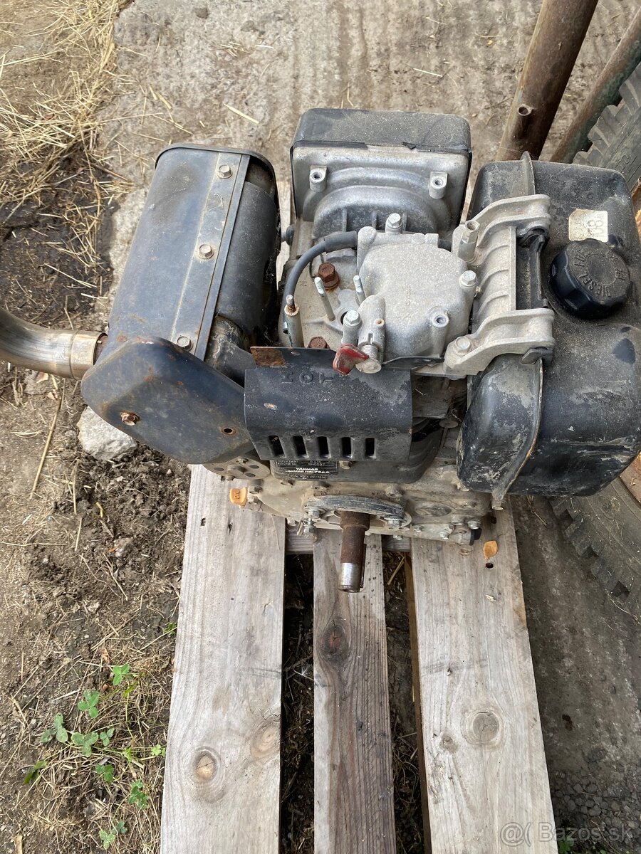 Predám motor Yanmar l100 - 2