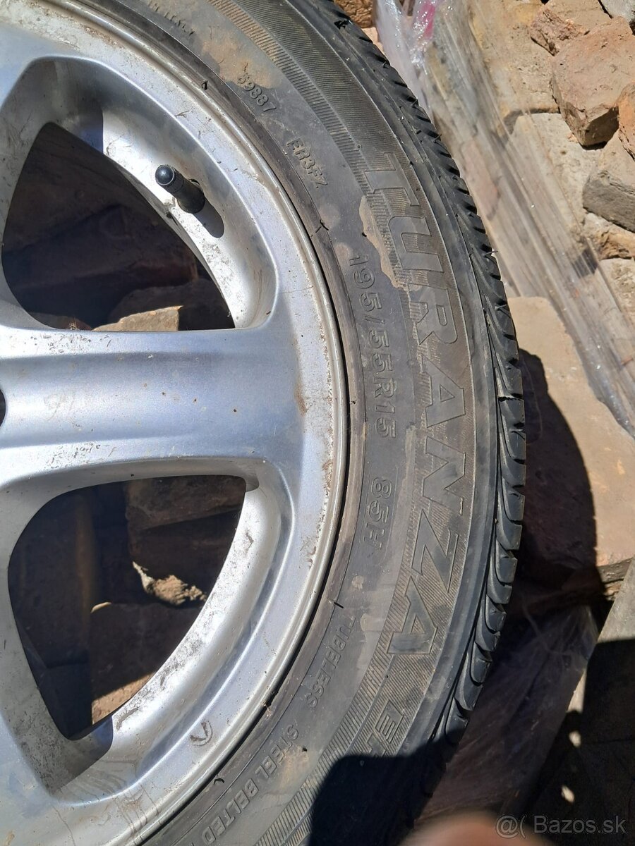 Elektrony s pneumatikami 195/55 R15 - 2
