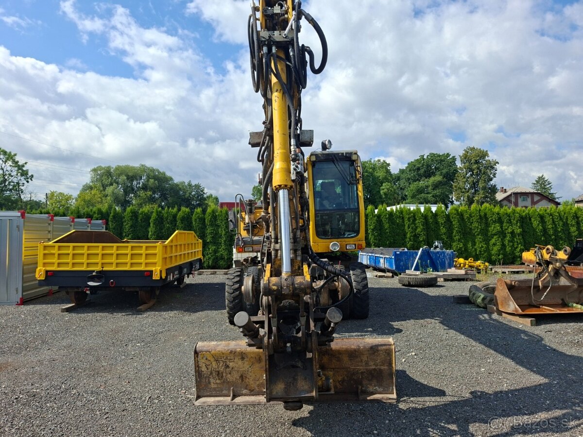 LIEBHERR A 900 C 4X4 - 2