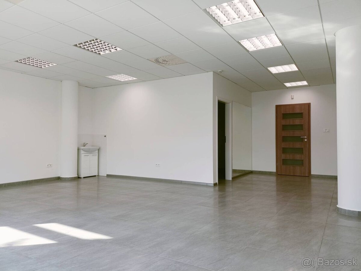 EXKLUZÍVNE Prenájom obchodného priestoru v CENTRE Trnavy - 2