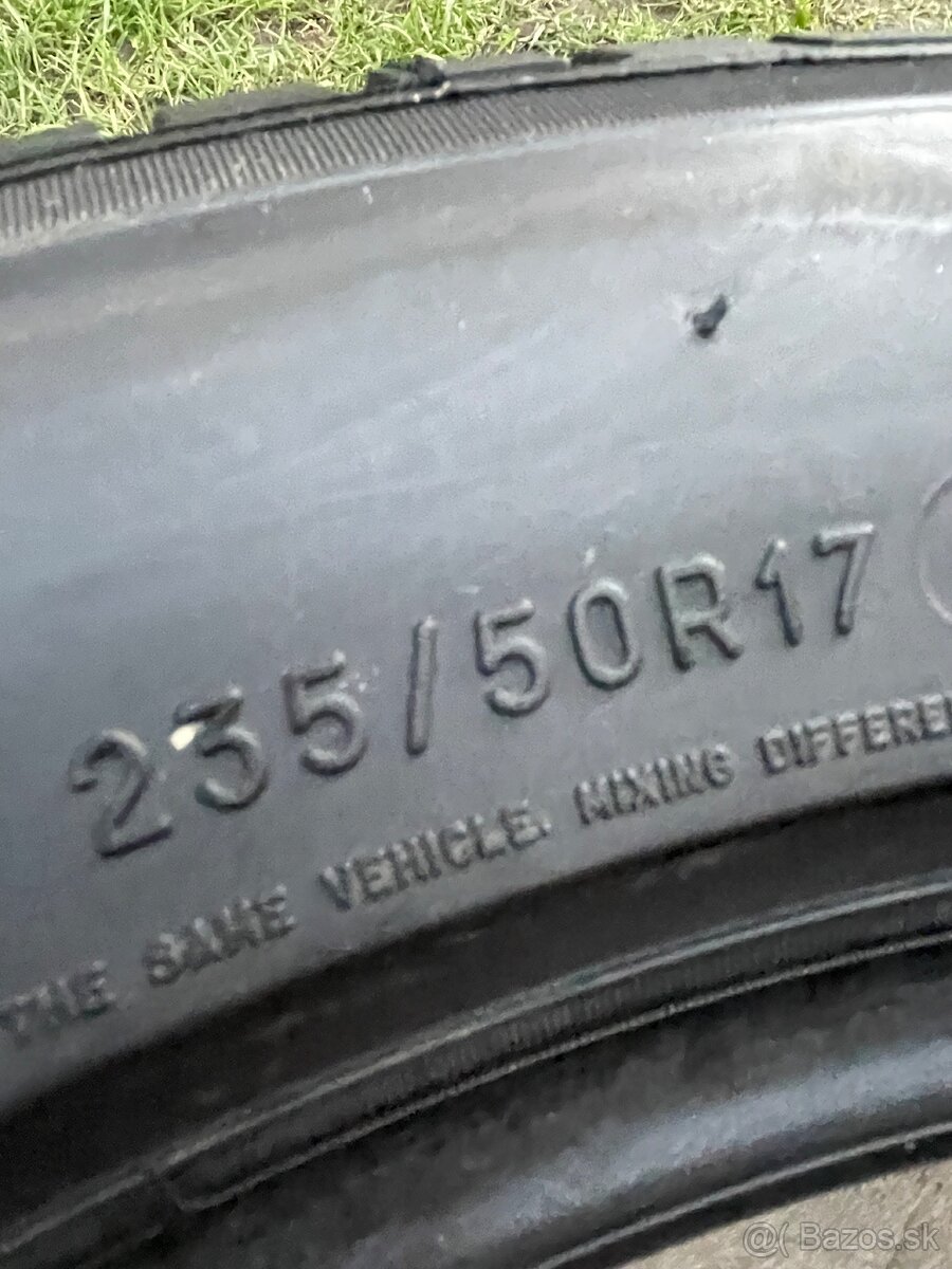 Michelin 235/50 R17 zimné - 2