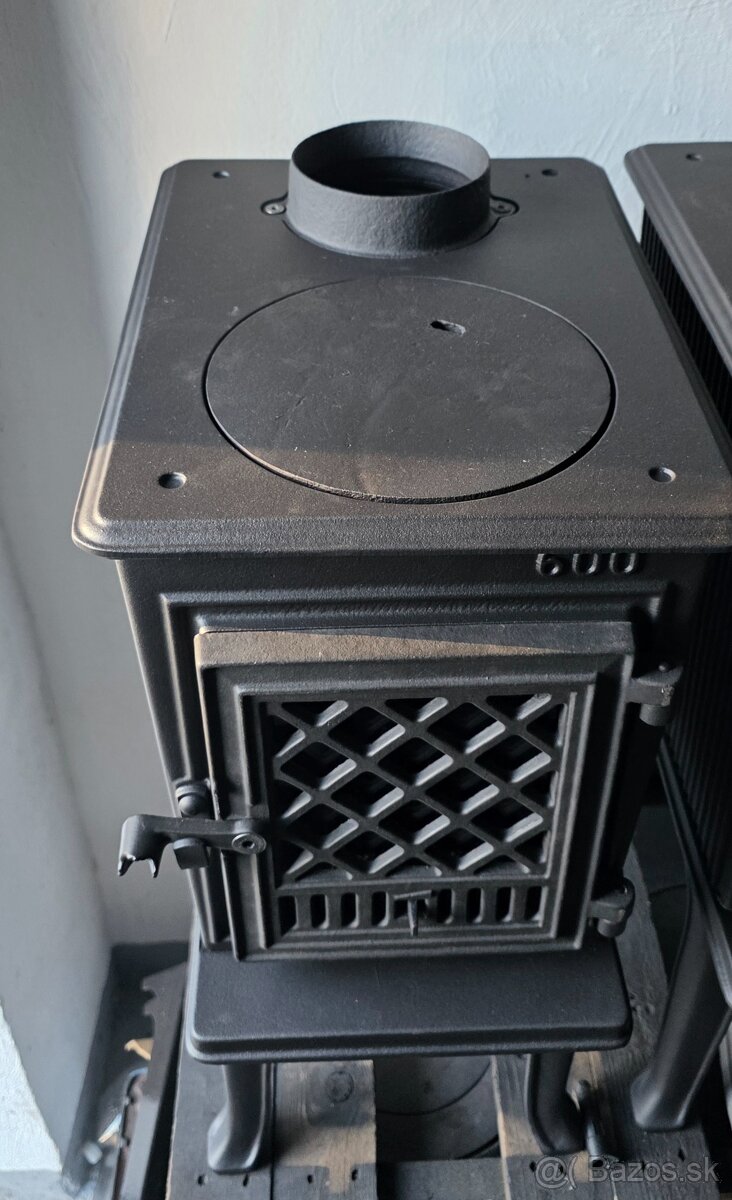 Liatinové kachle Jotul F 600 N čierný lak - 2