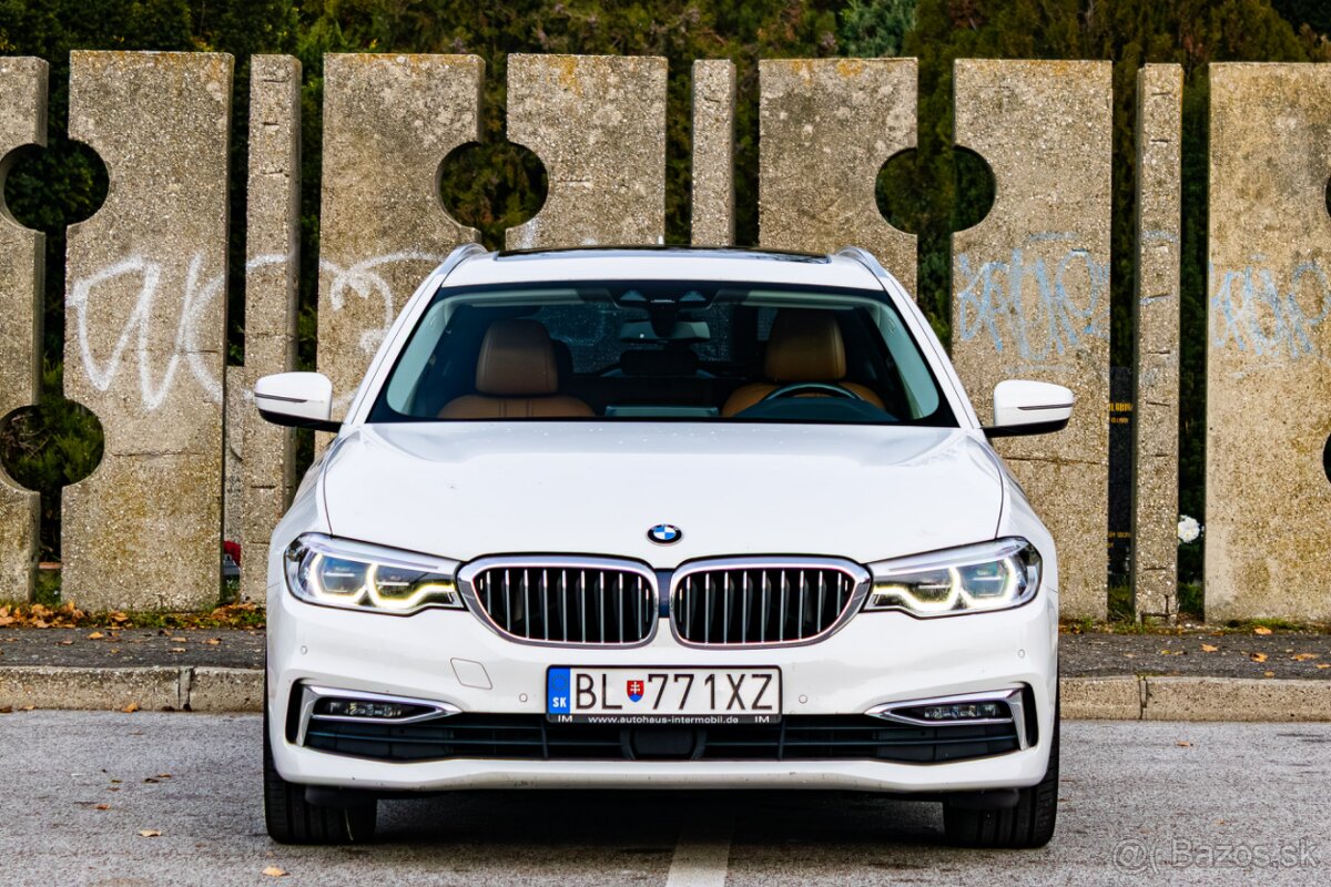 BMW 540i xDrive 250kW / TOP STAV / Panoráma / HeadUp / - 2