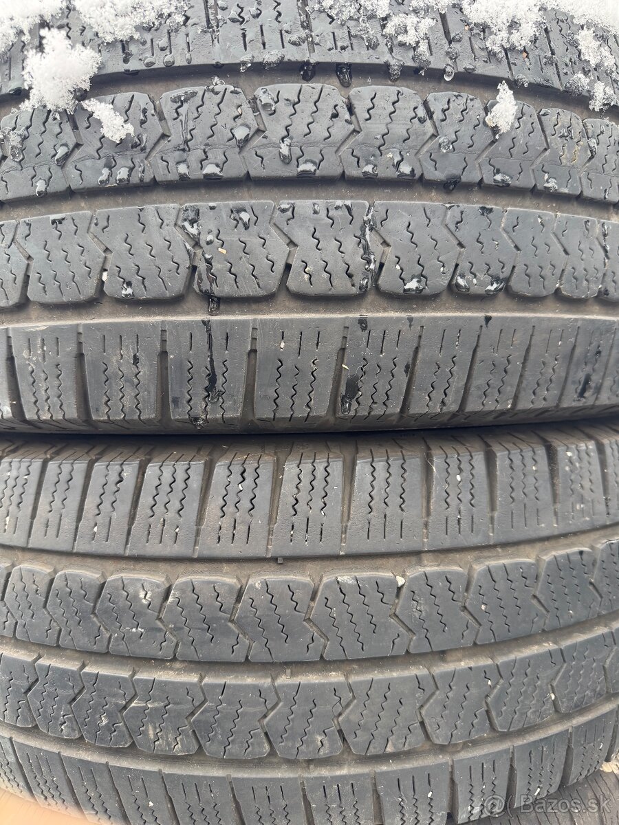 215/70 R15C zimne pneu Dodavka - 2