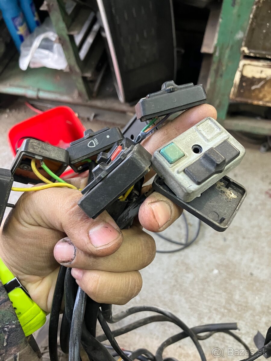 Predám vypínače Cev a domino - 2