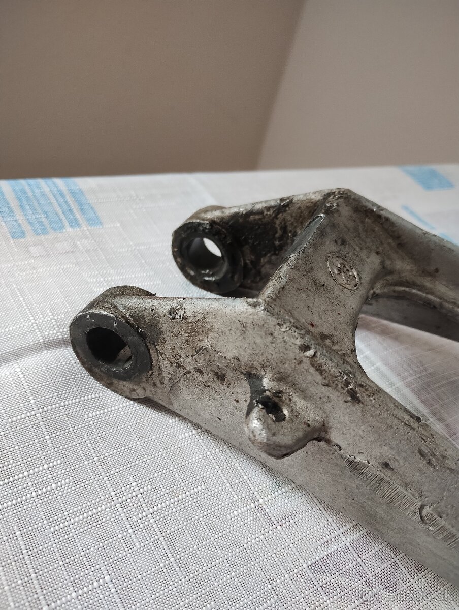 Prodám originální stojan na jawa 250/353 ve výborném stavu - - 2