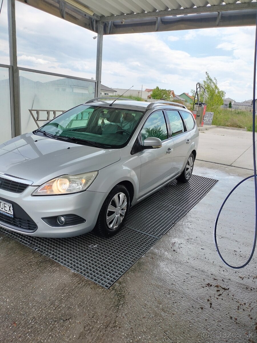 Ford focus 1.6 rok v. 2010 - 2