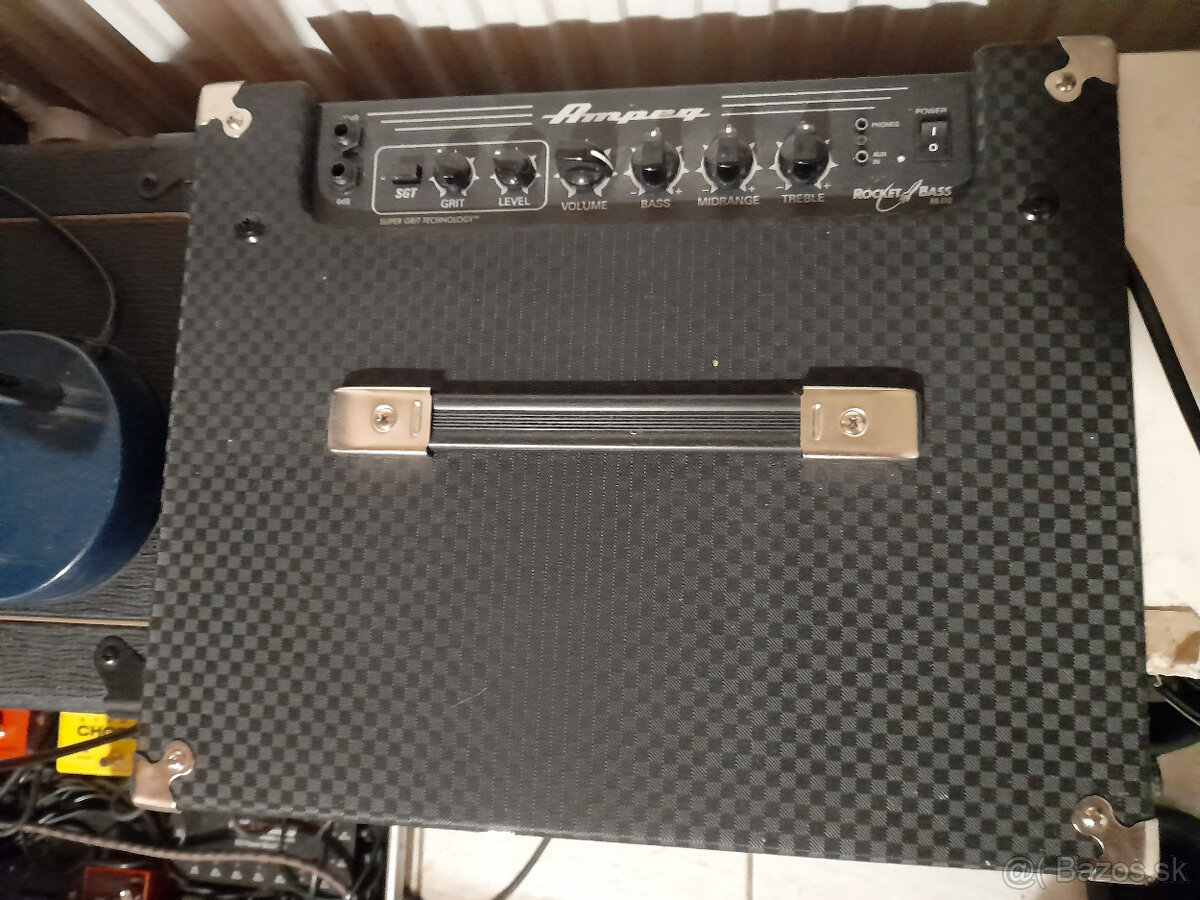 basgitarové kombo Ampeg RB-110 II - 2