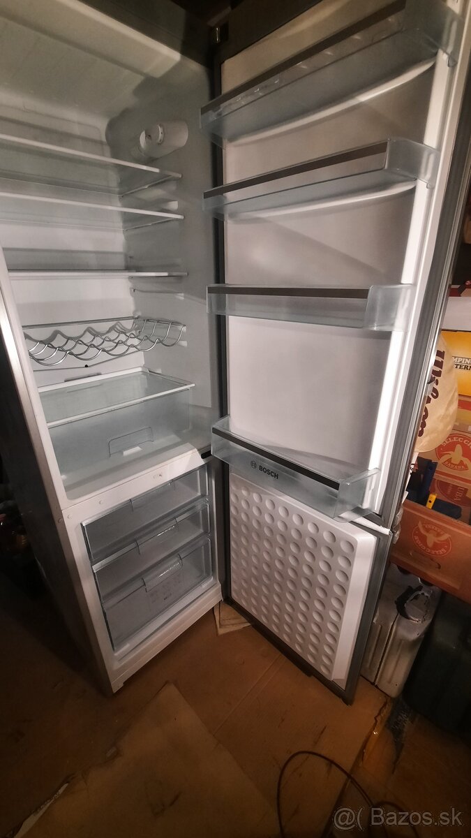 Predám chladničku s mrazničkou zn: BOSCH KGV 36X77 - 2