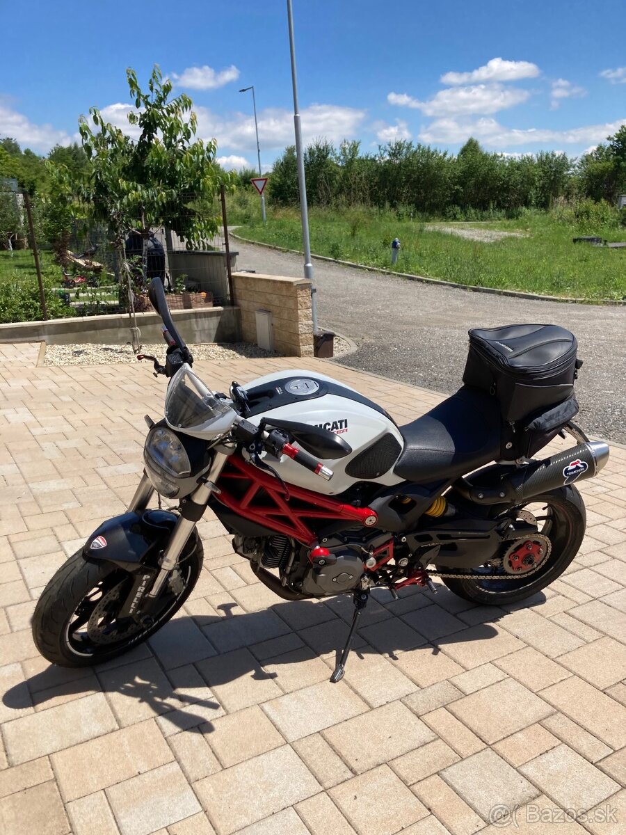 Ducati Monster 796 ABS - 2