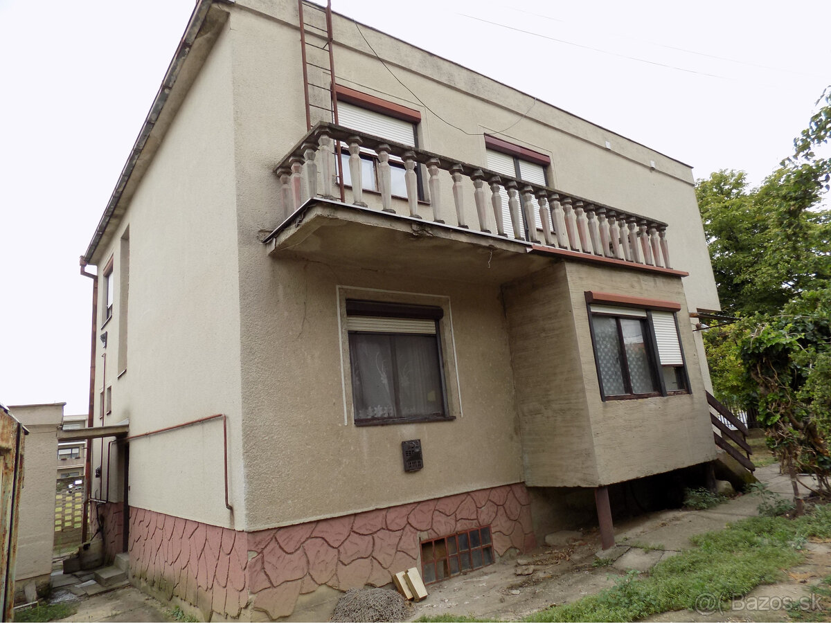 Na predaj viacgeneračný dom v Tvrdošovciach . - 2