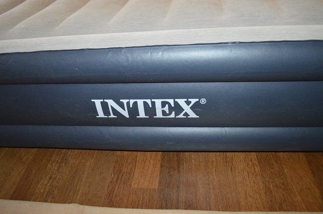 predam nafukovaciu postel INTEX - 2