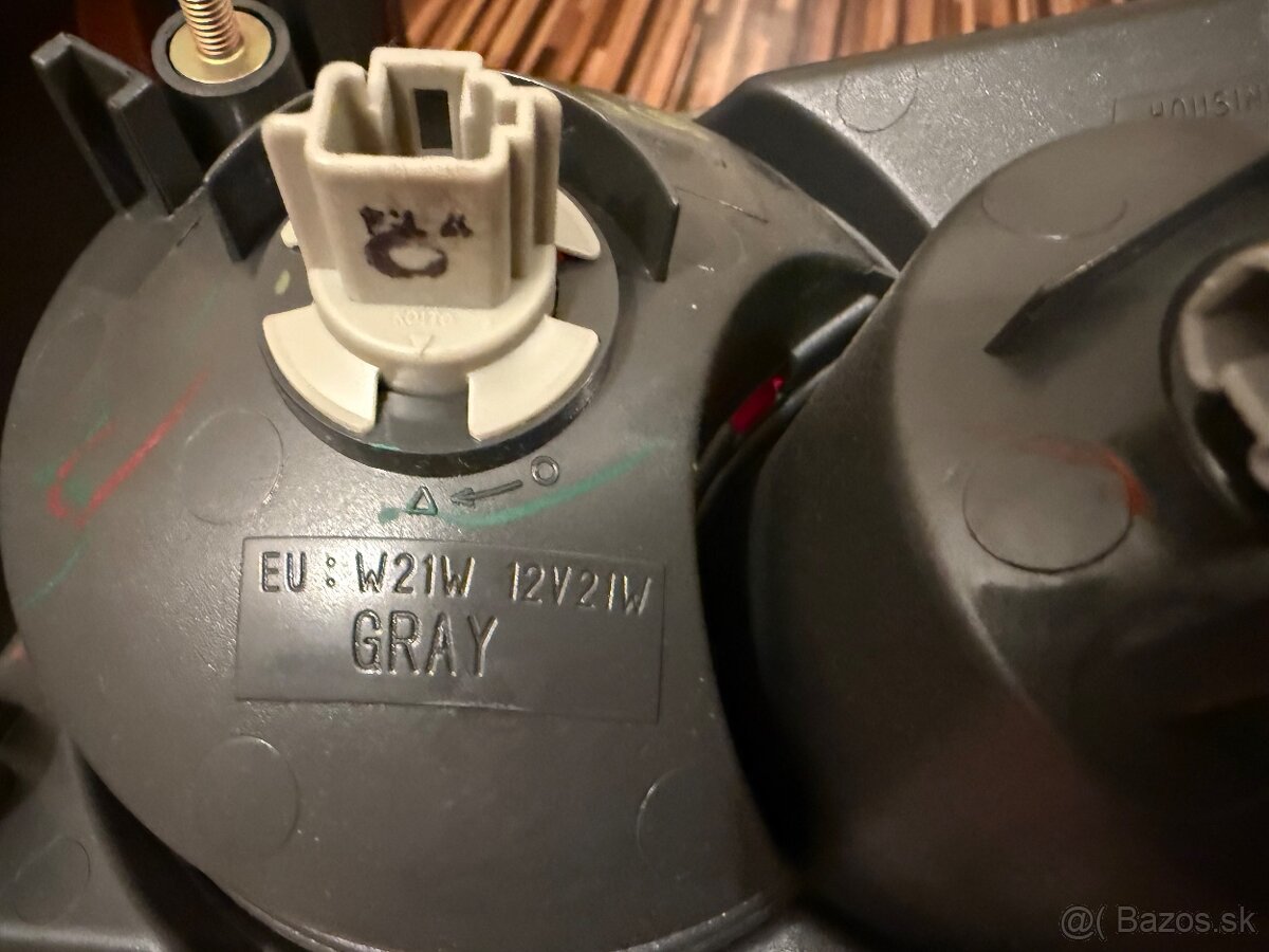 Mazda 6 zadne lavé vnútorné svetlo - 2