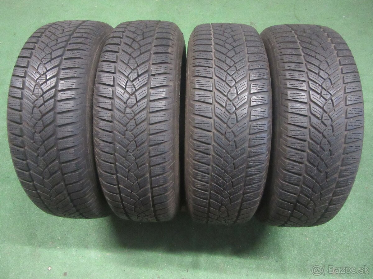 R16 Zimná sada Nissan rozteč 5x114,3 215/65R16 - 2