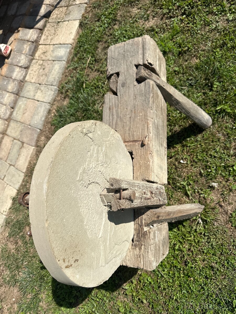 Predám starozitny brusný kamen - 2