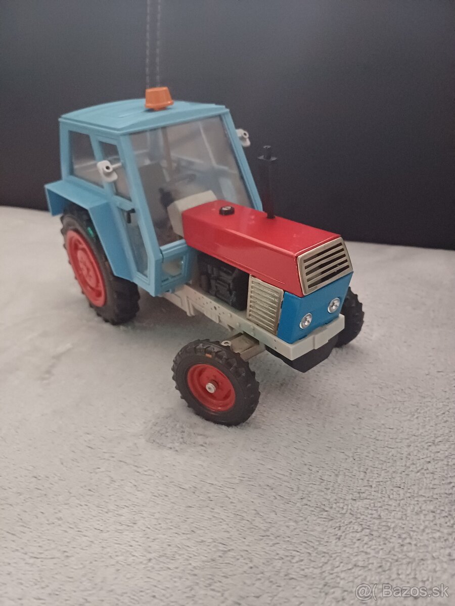 Predam traktor s majakom - 2