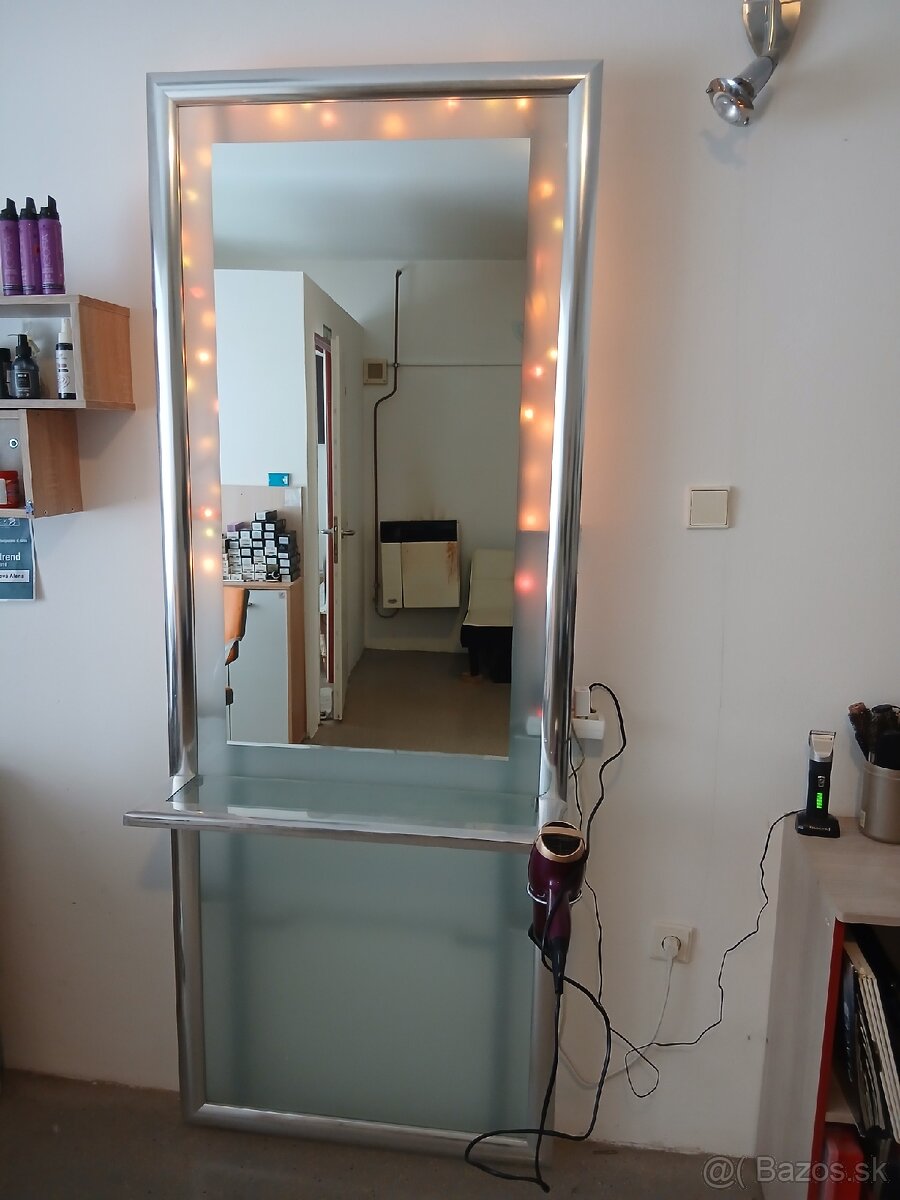 Kadernícke zrkadlo - 2