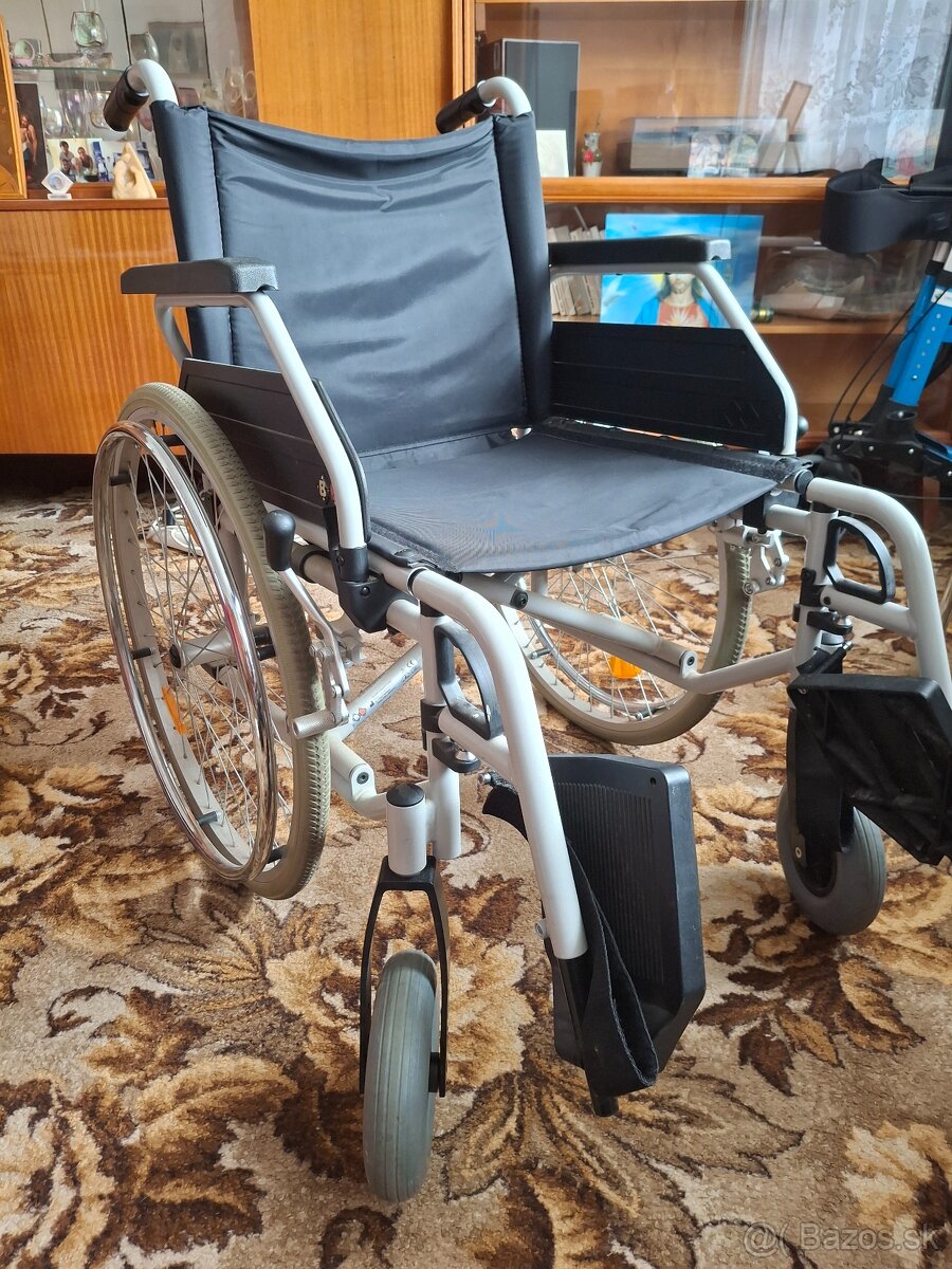 Zachovaný invalidný vozík - 2