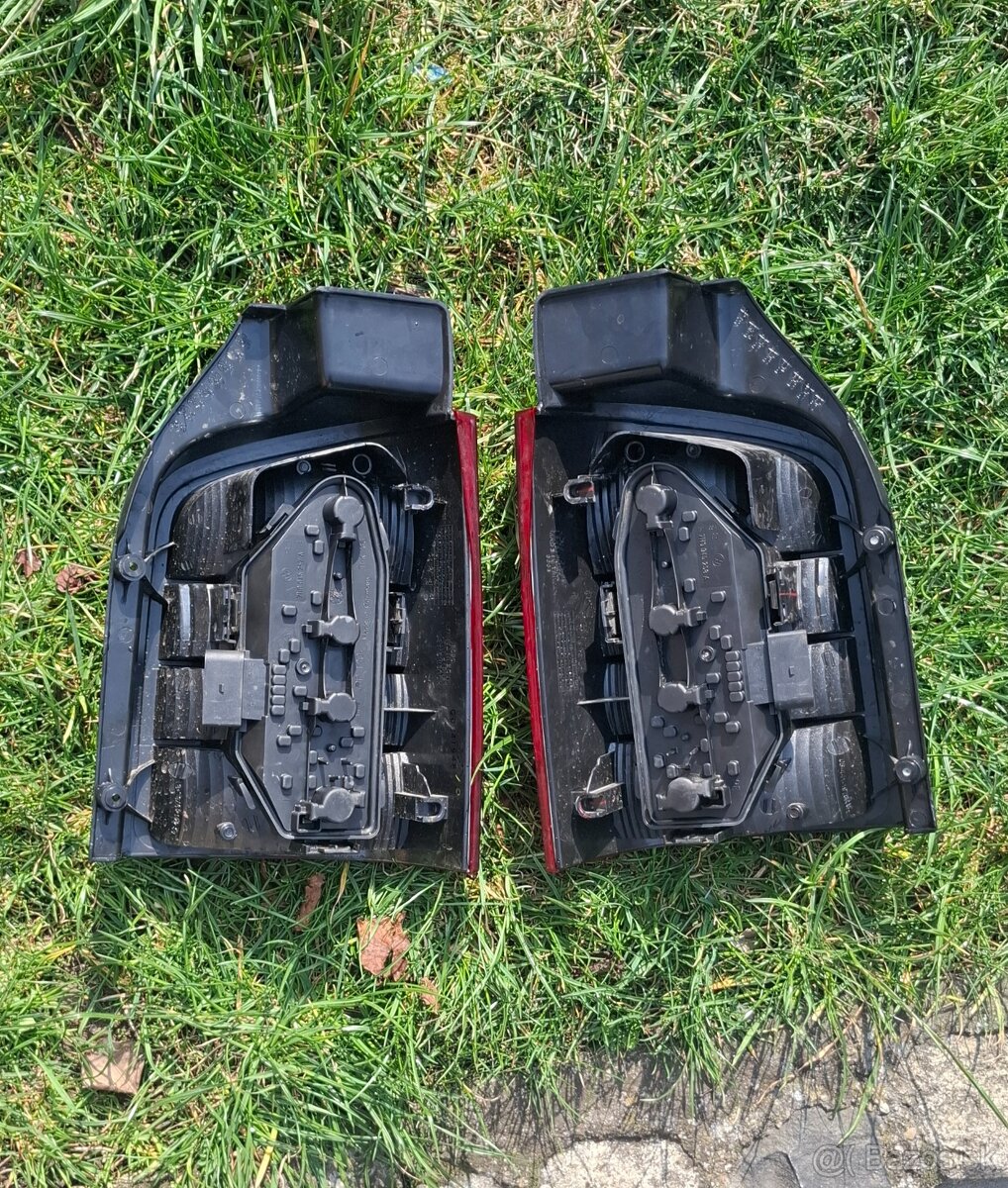 T5 zadne svetla transporter 2 kridla - 2