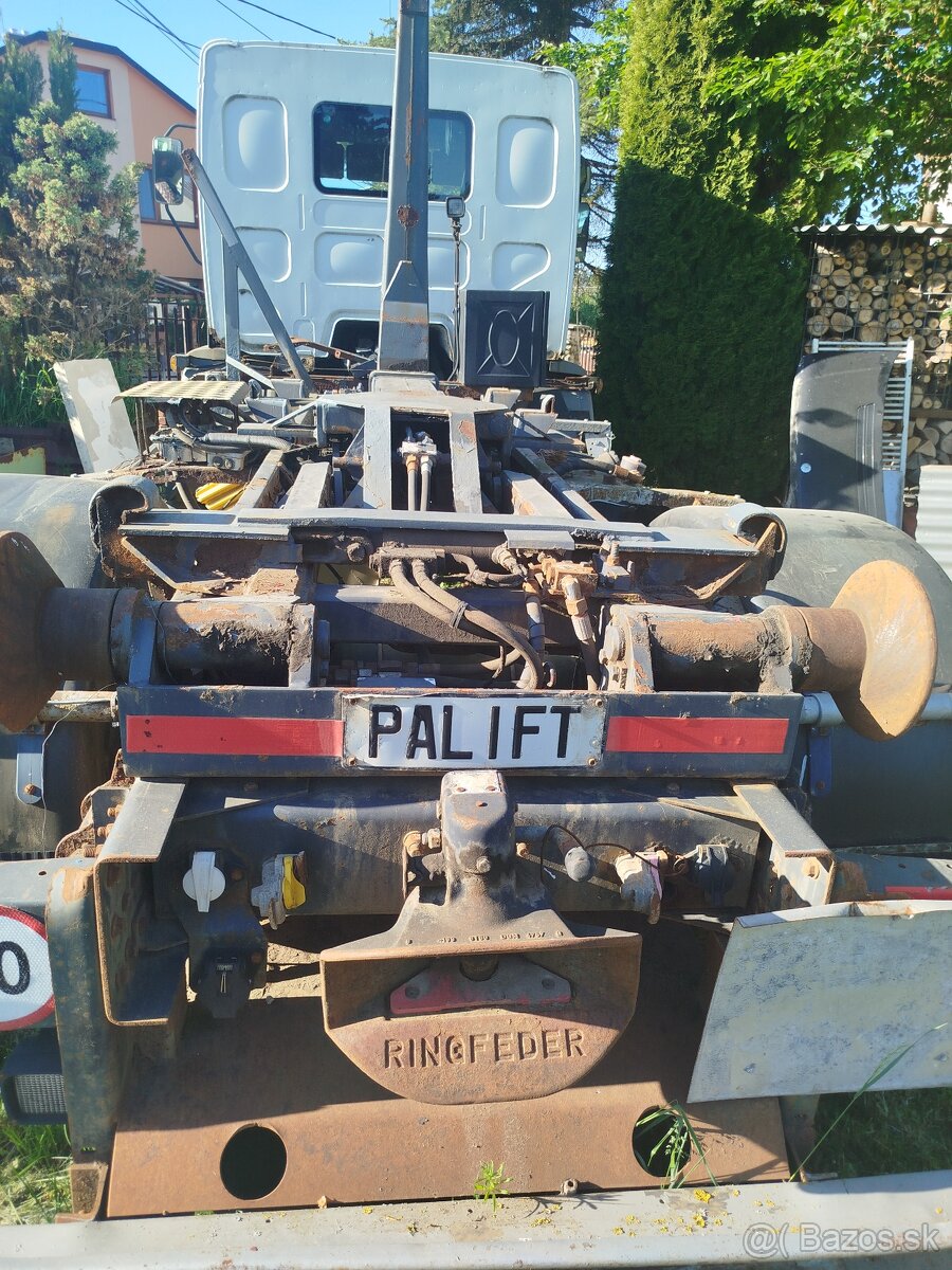 Renault - 2
