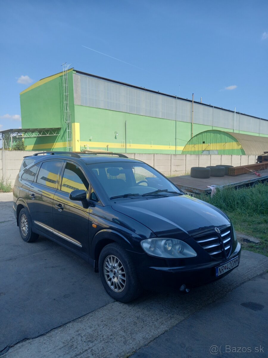 Ssangyong rodiys predai - 2