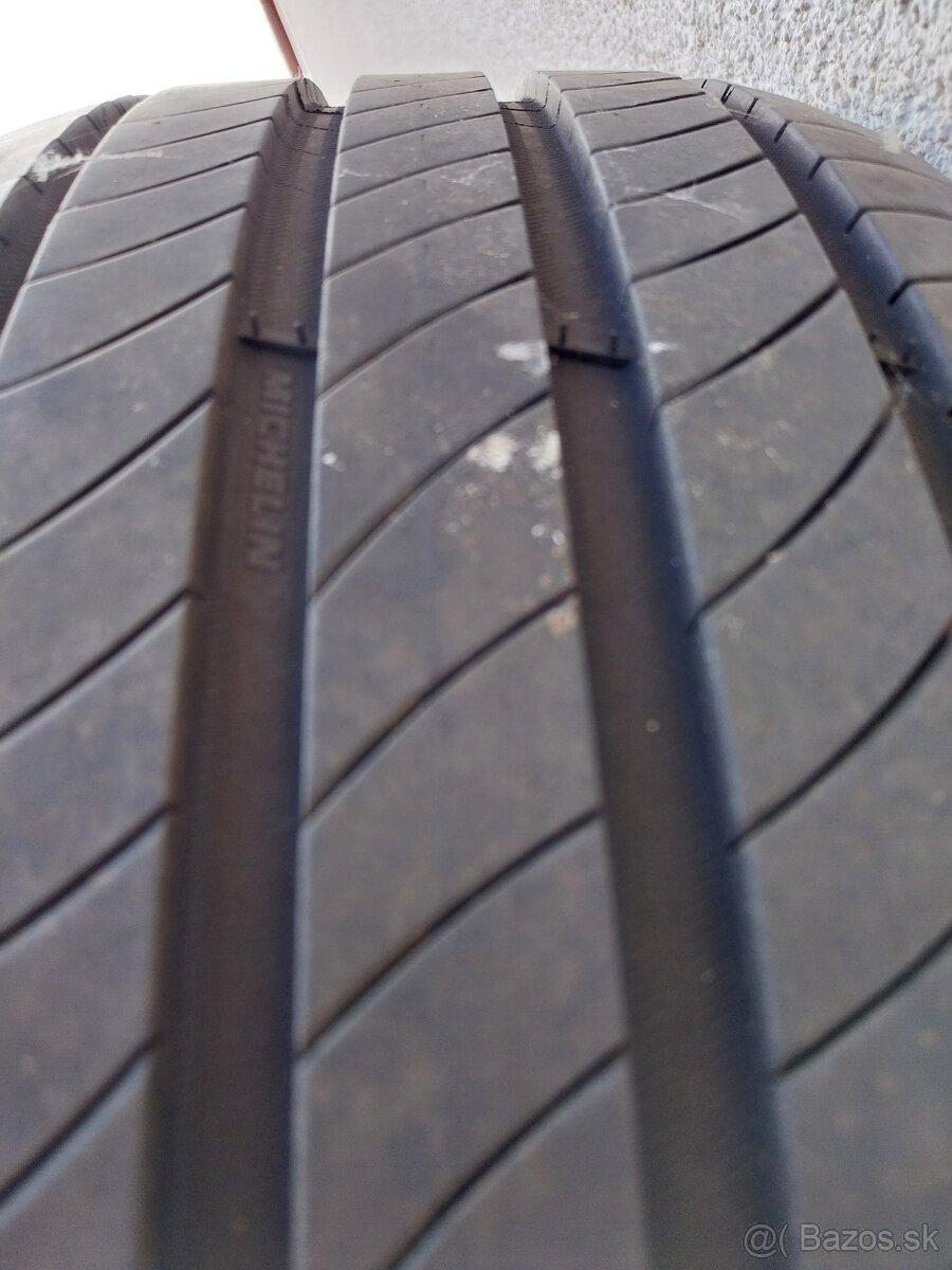 225/45 R17 - 2