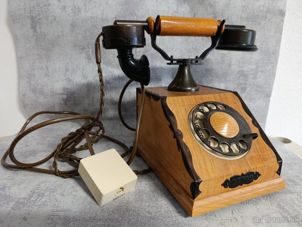 Starý retro telefon Tesla z roku 1979 Velice zachovalý, má č - 2