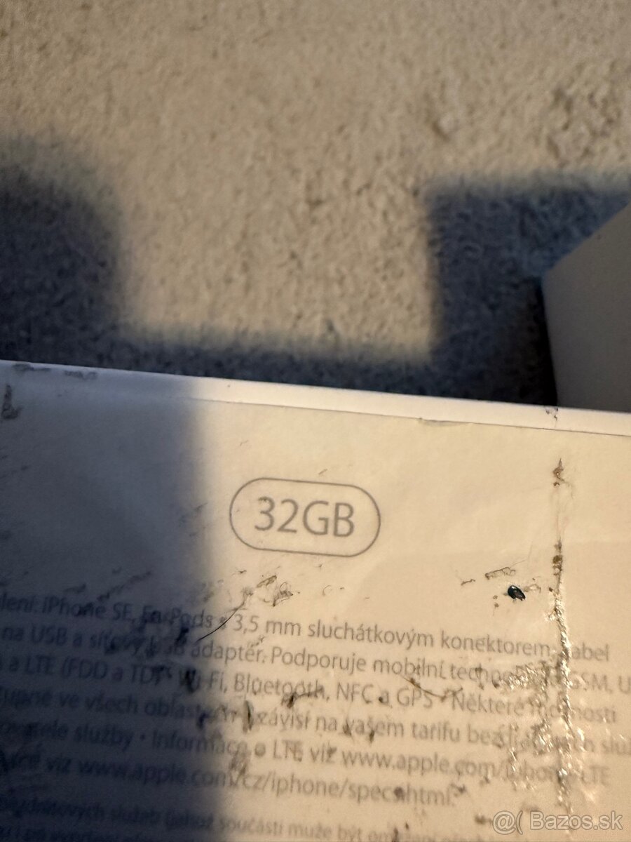 iPhone se krabička 32GB - 2
