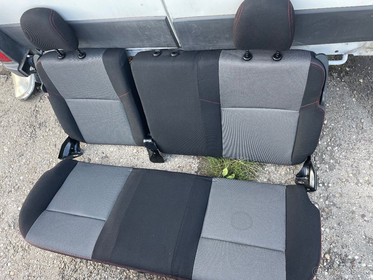 Sedadla duster Dacia - 2