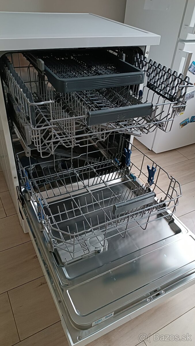 Umývačka riadu Beko 60cm - 2